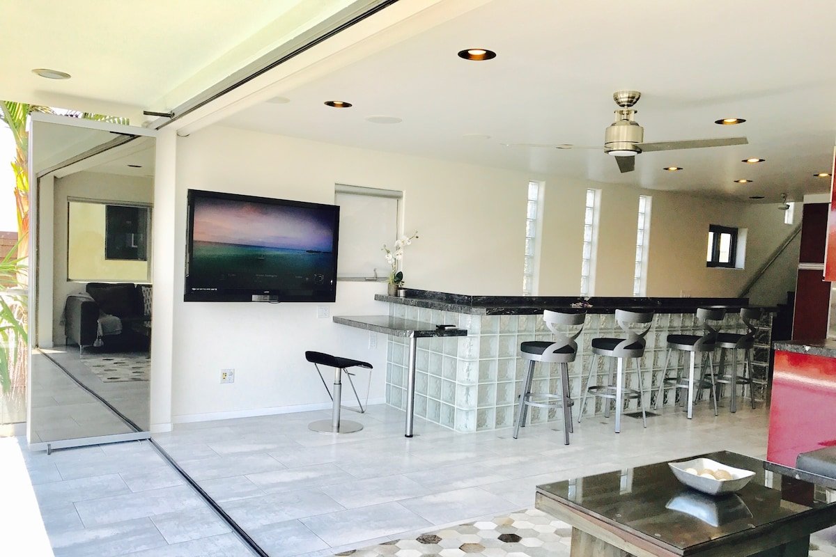 South Mission Beach Ocean view luxury 3 bd 3 bth gallery image 3