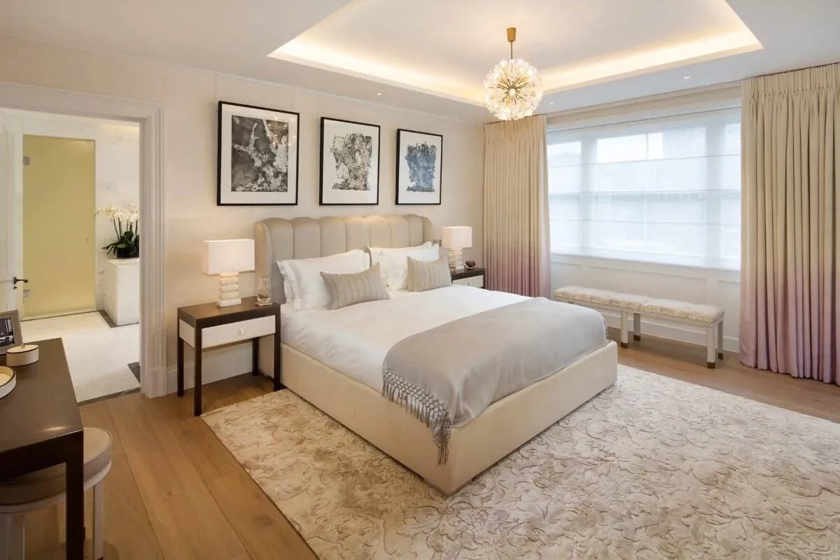 Luxe 5,500 sq ft Buckingham Palace Penthouse gallery image 4