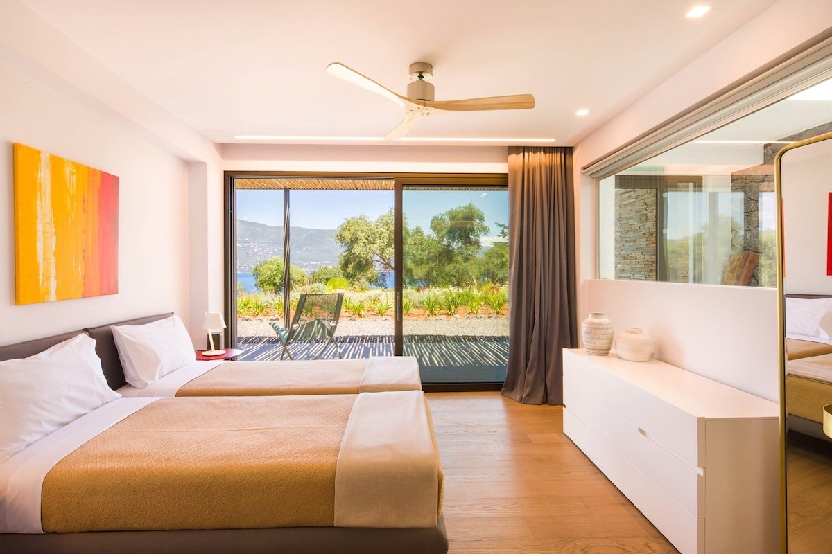 Iola gallery image 3