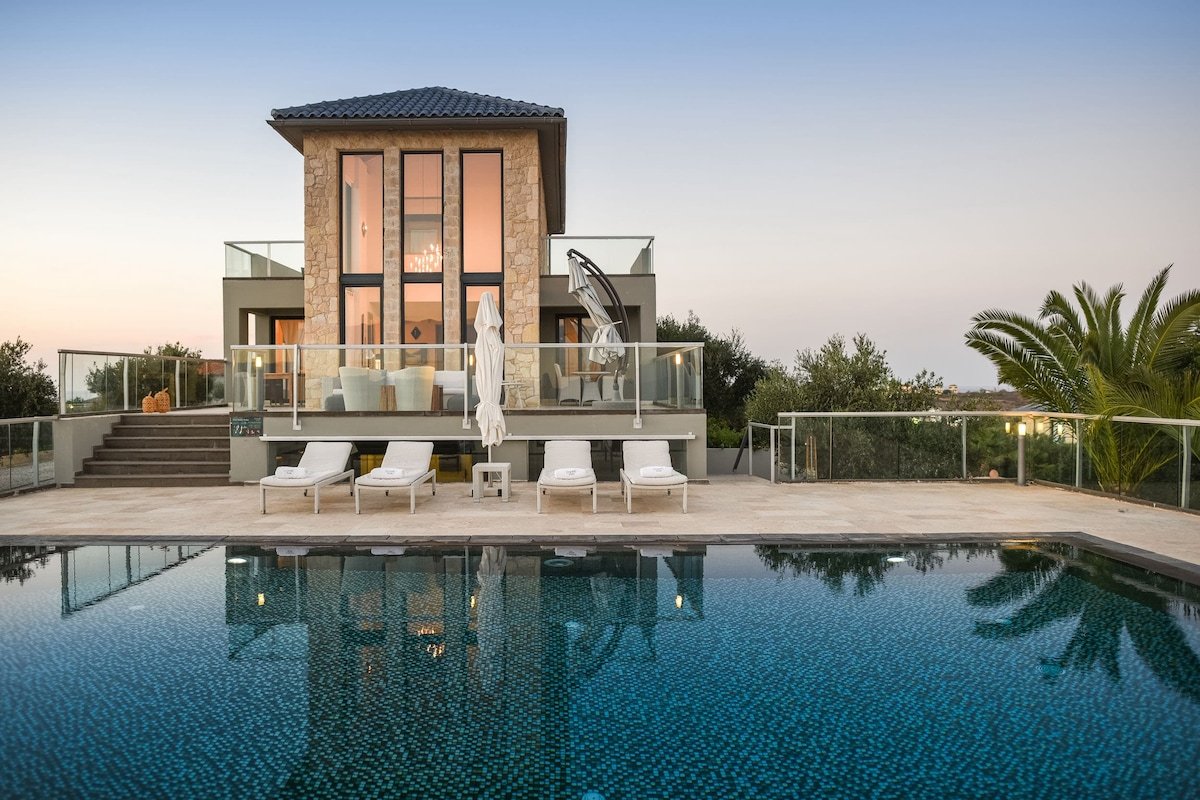 Villa Rey – Follow your luxury senses. Seafront gallery image 3