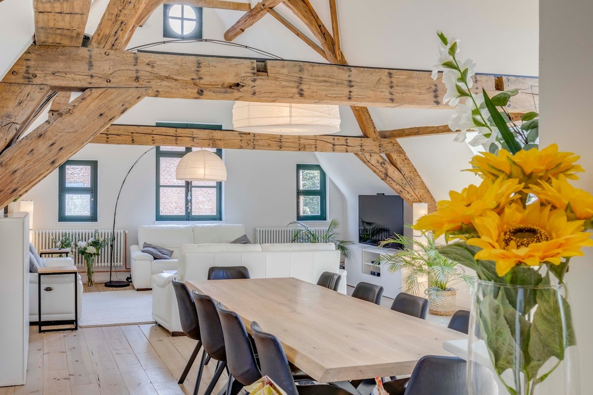 3-Bedroom Penthouse in a UNESCO Heritage Beguinage gallery image 3