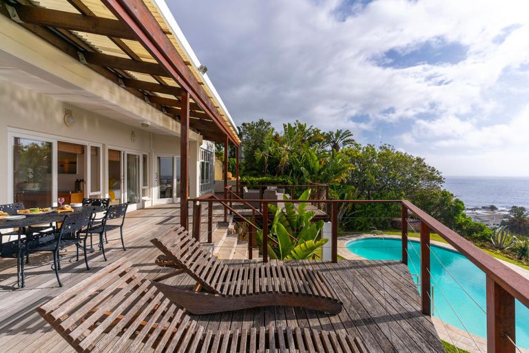 Seaside Panache - Cosy home with pool