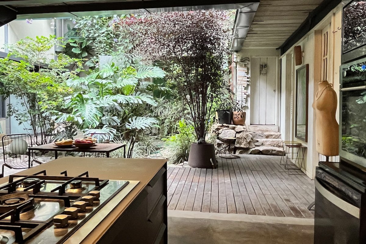 Vintage-chic House in Santa Teresa gallery image 4