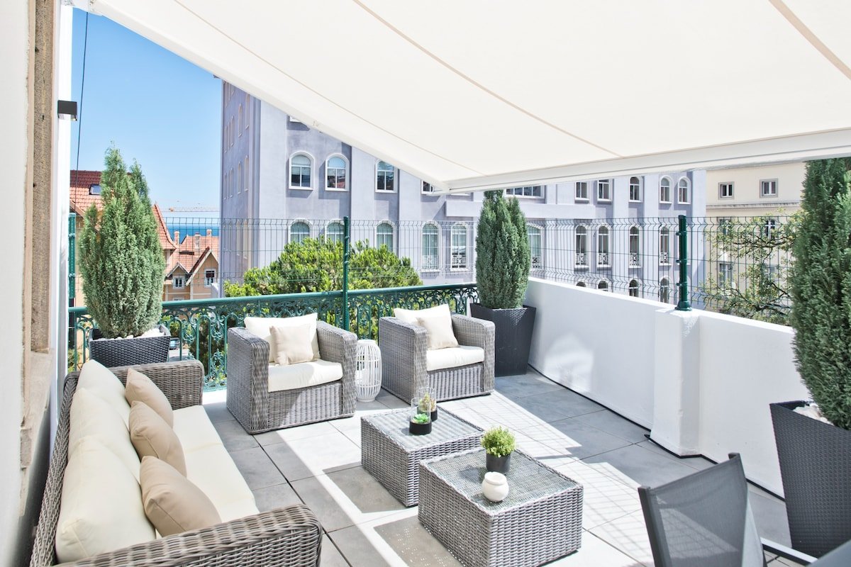 An apartment with an amazing terrace gallery image 2