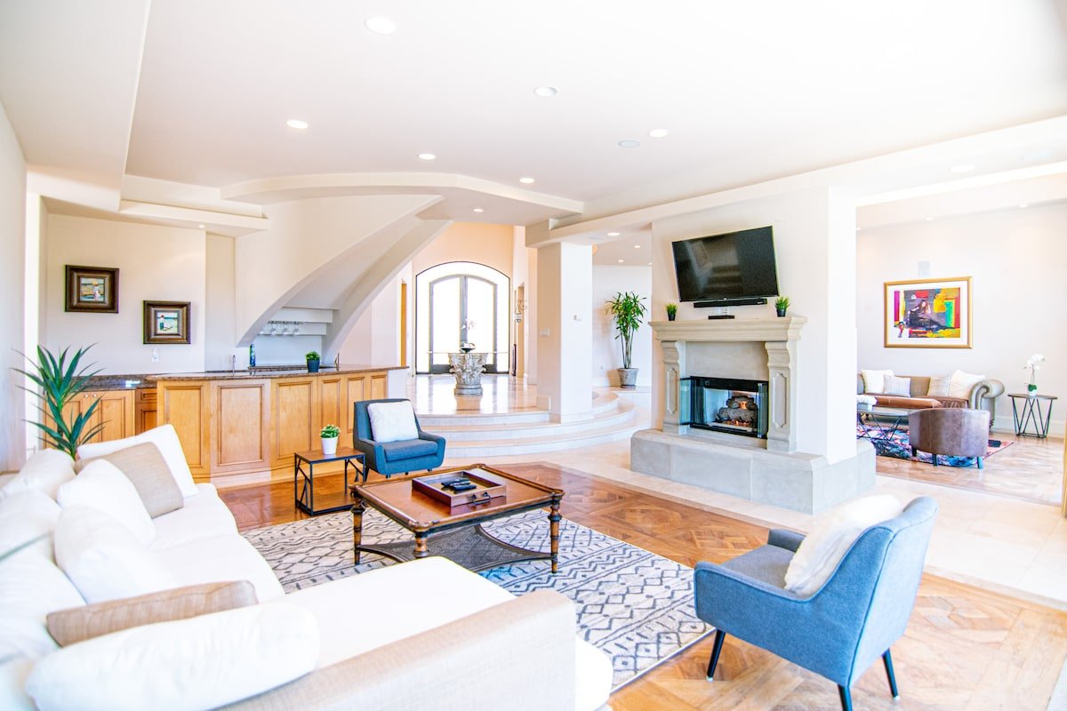 Tuscan Style Malibu Villa w/Pool, Spa, Ocean Views gallery image 3