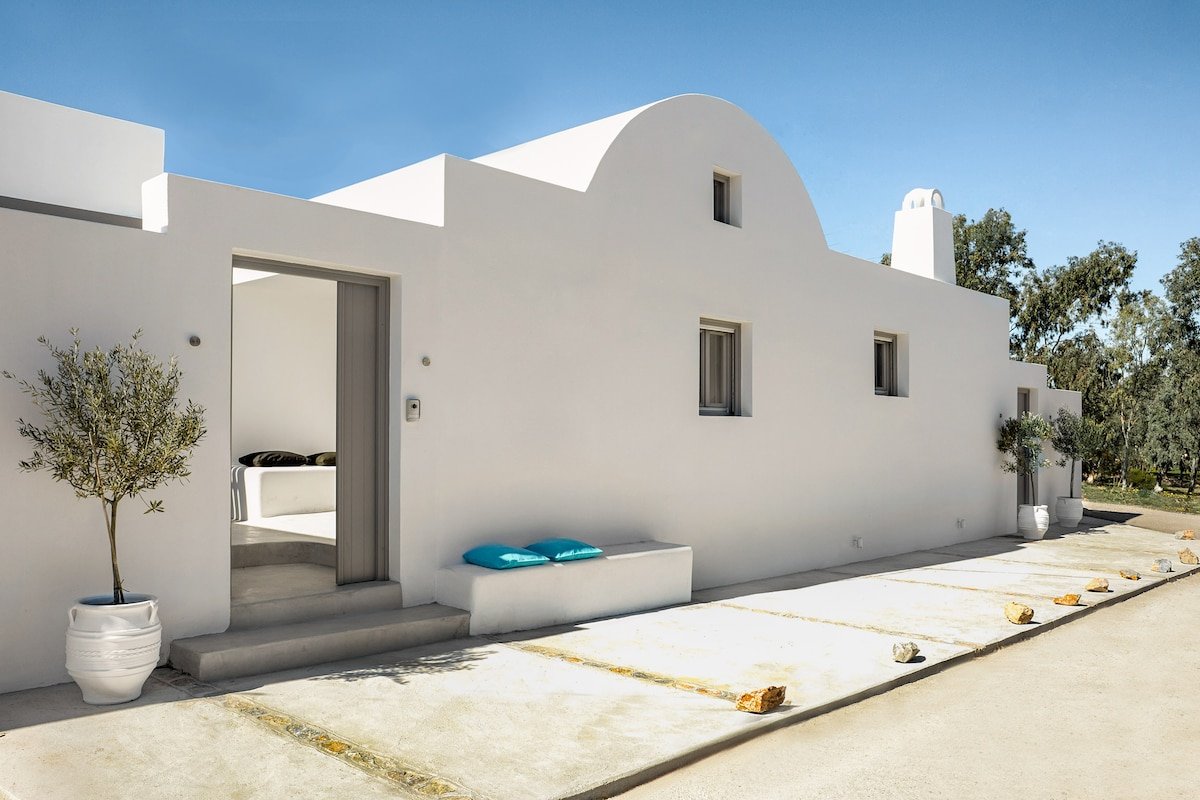 Eolia Kamari Villa