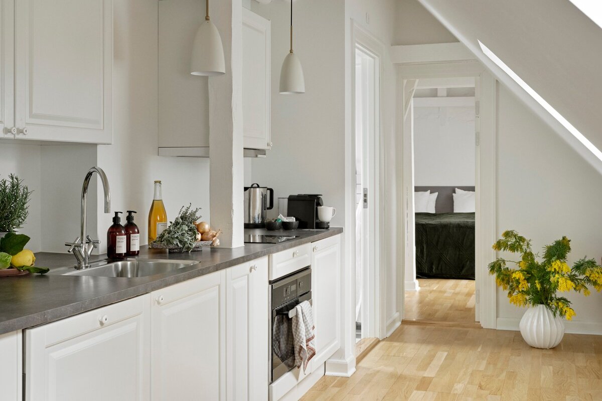 Spacious Attic Apartment for 5 gallery image 4