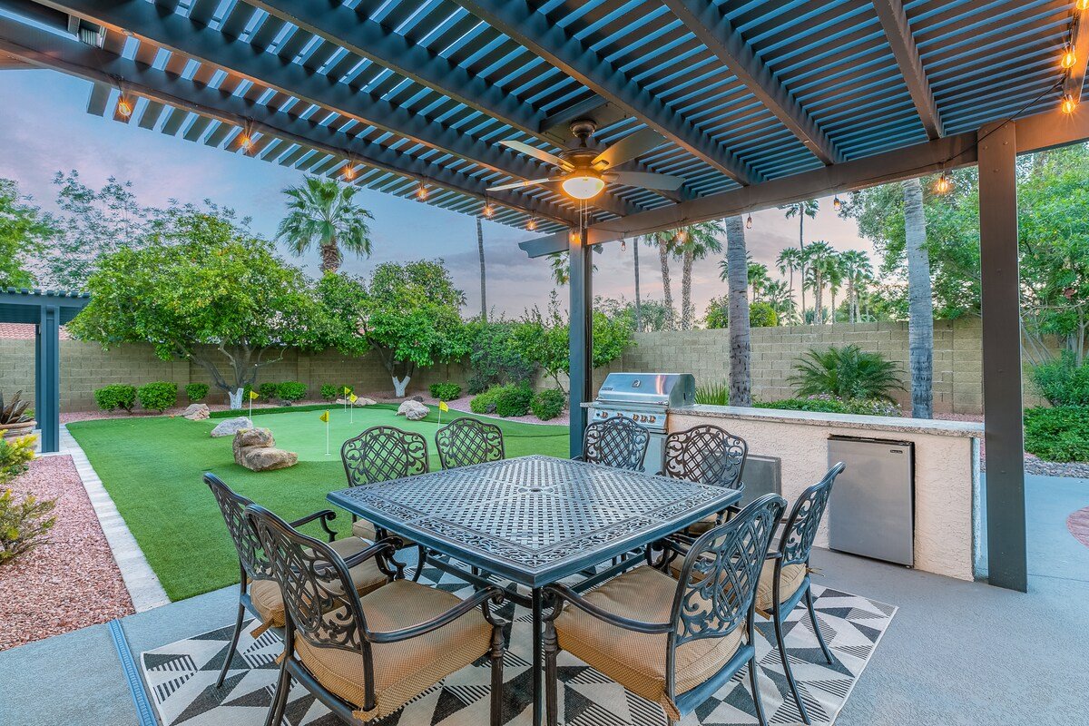 Be in the Heart of Scottsdale with a Heated Pool! gallery image 4
