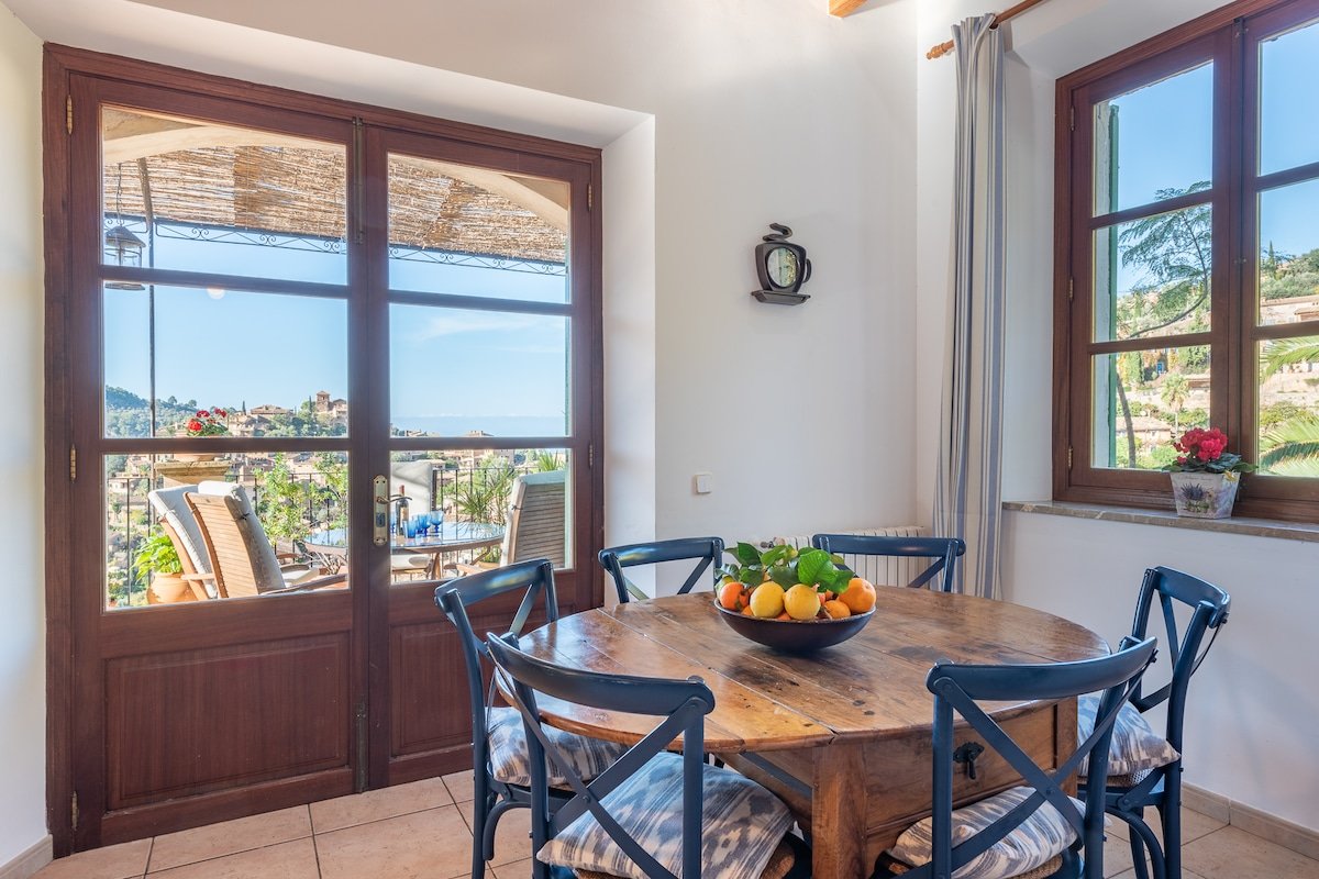 VILLA CON HERMOSAS VISTAS PANORAMICAS EN DEIA gallery image 3