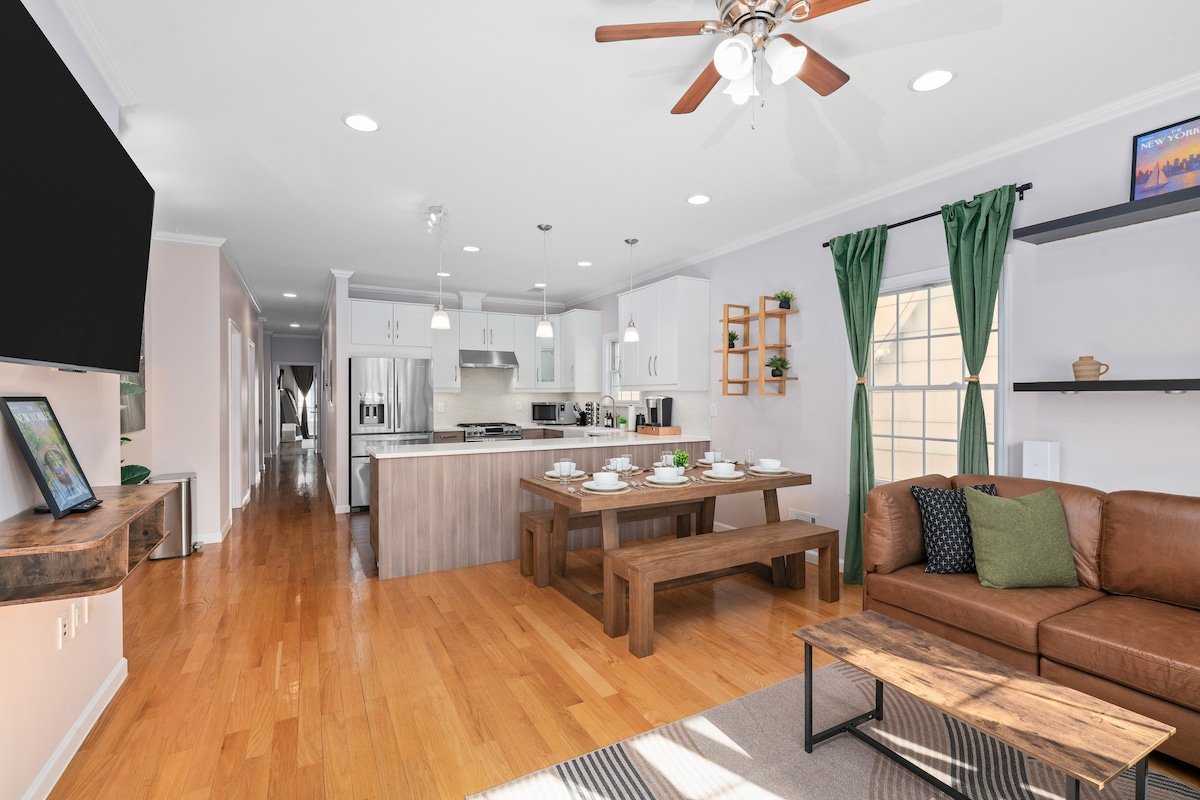 Holiday Retreat w/ Open Kitchen and Game Room! gallery image 2