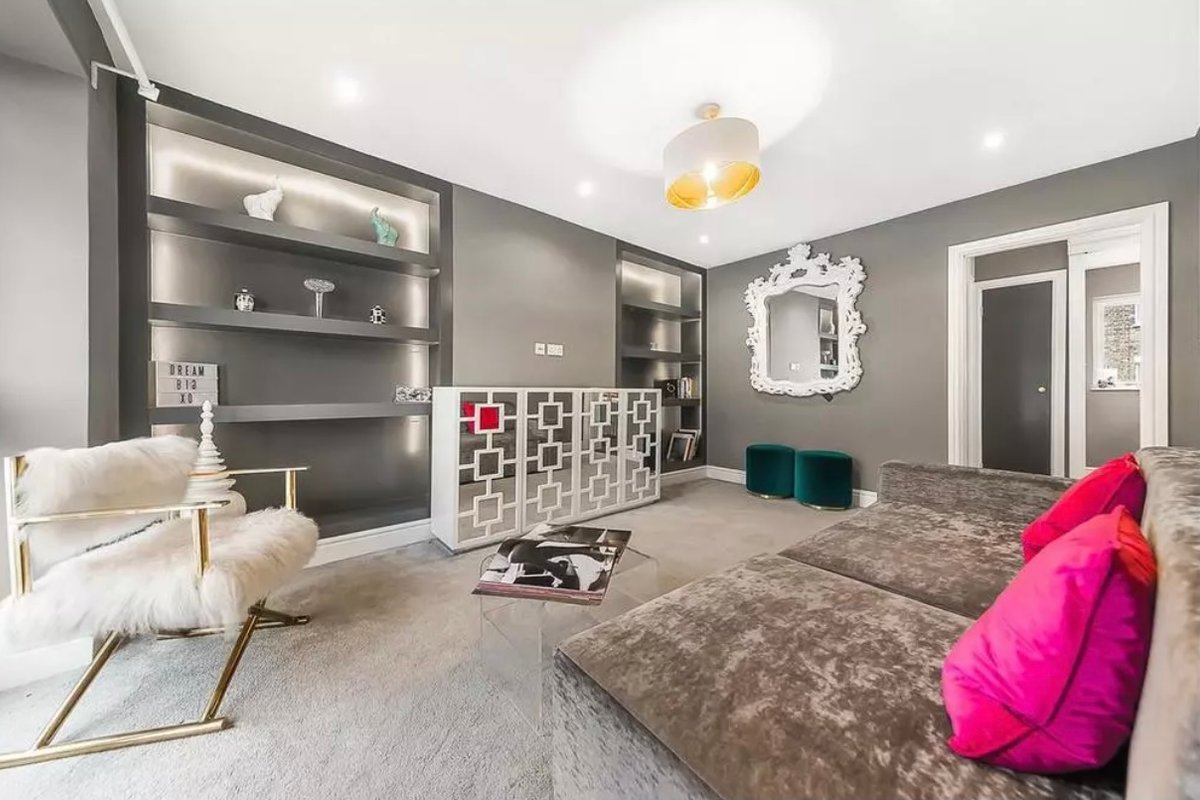 Best Location in London: 3-Bed Chelsea Home