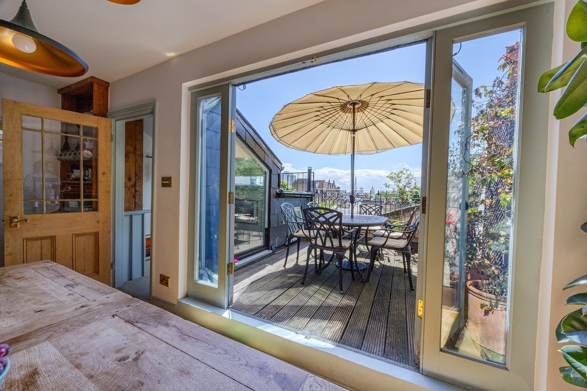 Clerkenwell, London 3-Bed w/ Private DiningTerrace gallery image 5