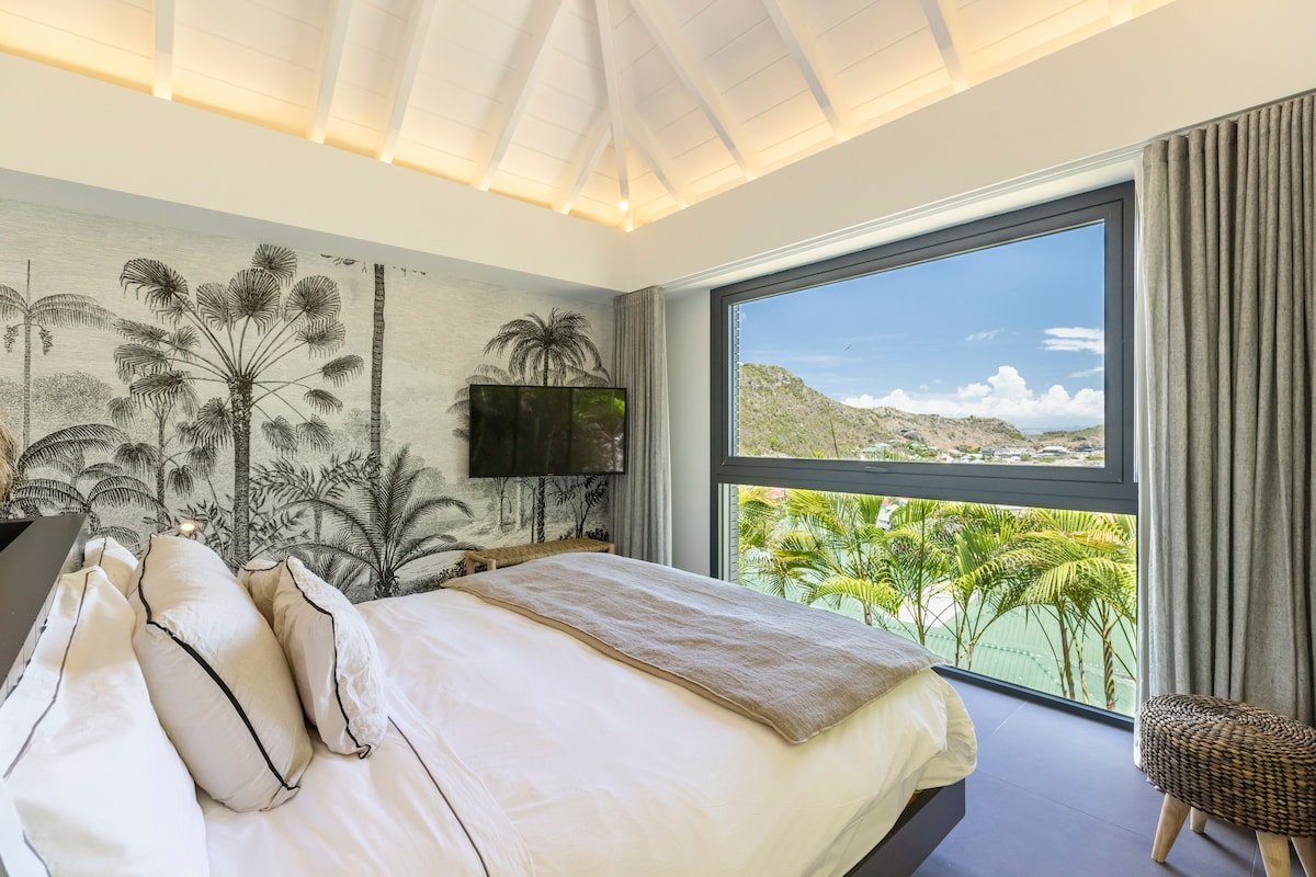 Santa Alicia gallery image 2