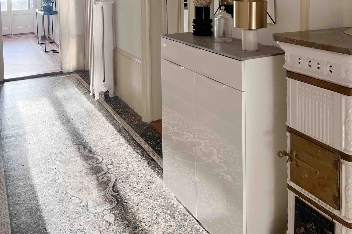 Montreux Luxury Suite | Terrace | parking gallery image 4