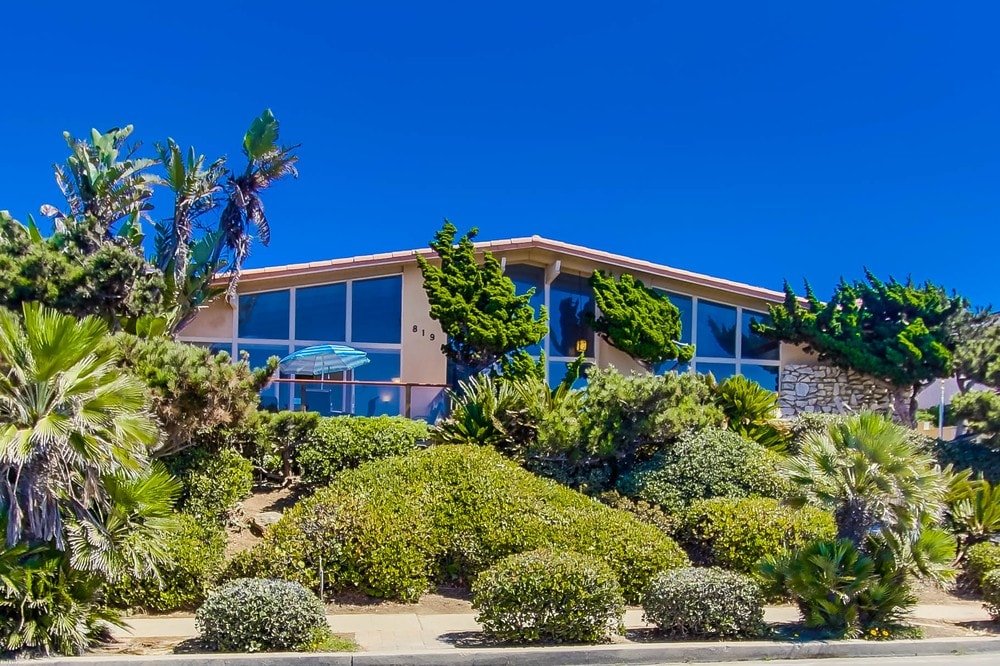 VILLA MAGNIFICA Oceanfront Home with Pool, Hot Tub gallery image 3