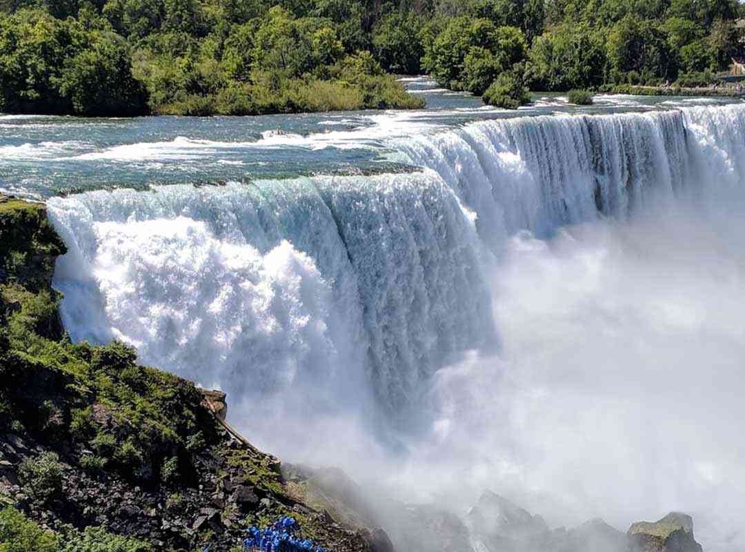 Conveniently located 6 Bedroom Home Next to U of R