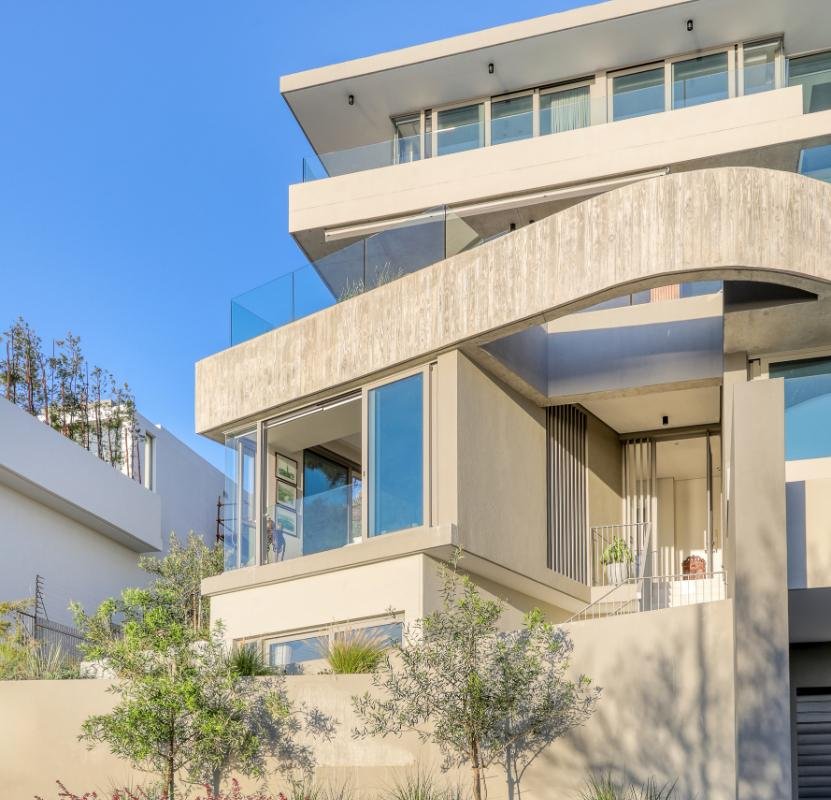 Vista Maris – Luxury Apt in Camps Bay with pool gallery image 5