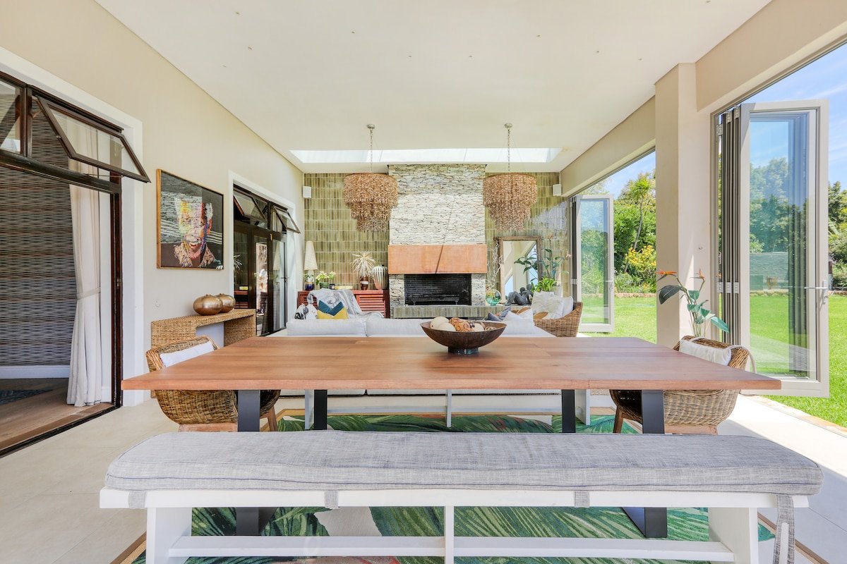 Beautiful 5-Bedroom Property in Upper Constantia gallery image 4