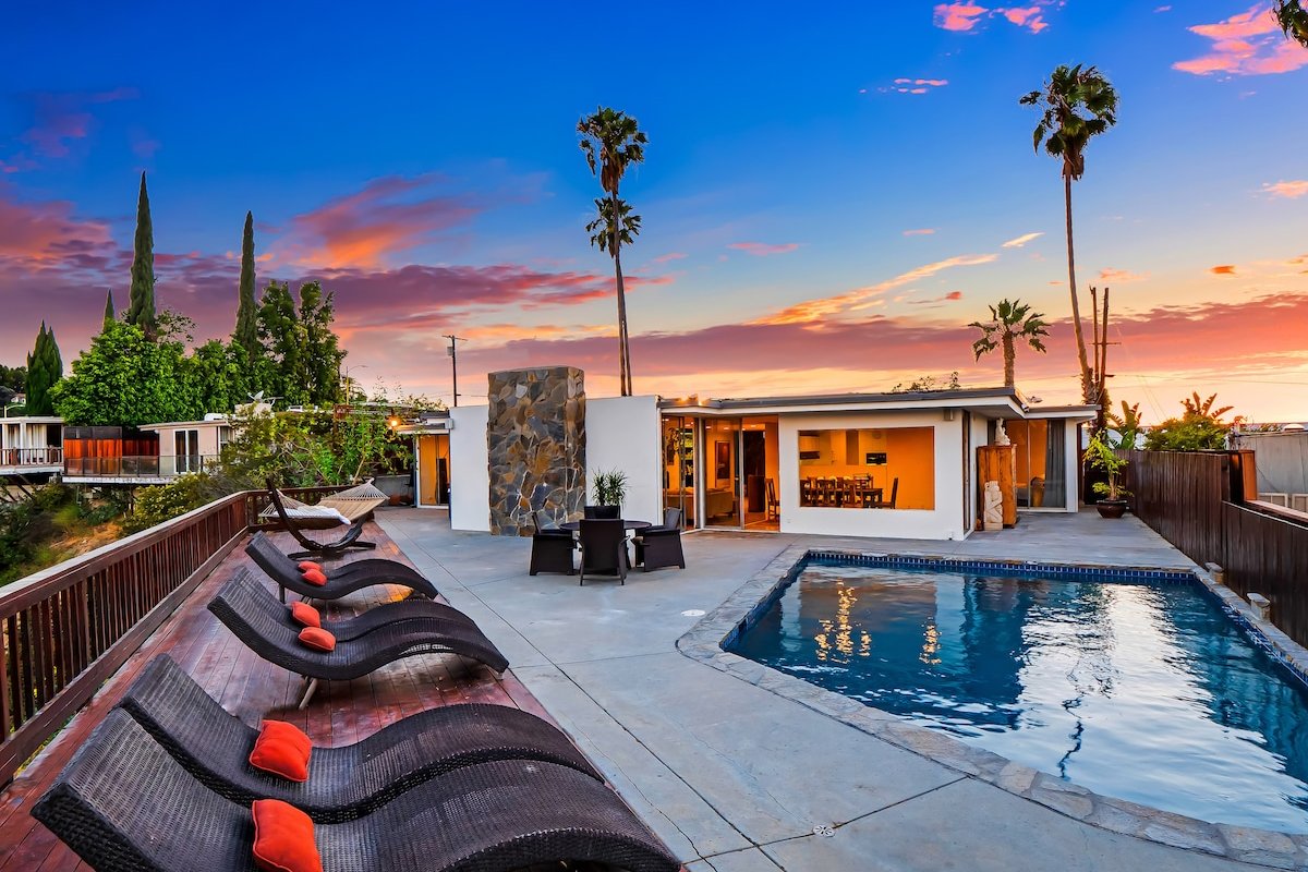 MULHOLLAND HILLS RETREAT W/BEST VIEWS IN LA gallery image 2