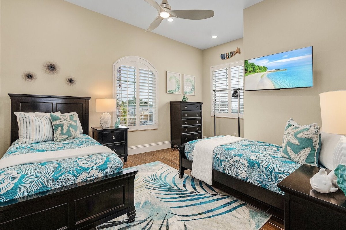 3134 Gulf-Front 5BR: Pool, Spa, Stunning Views gallery image 5