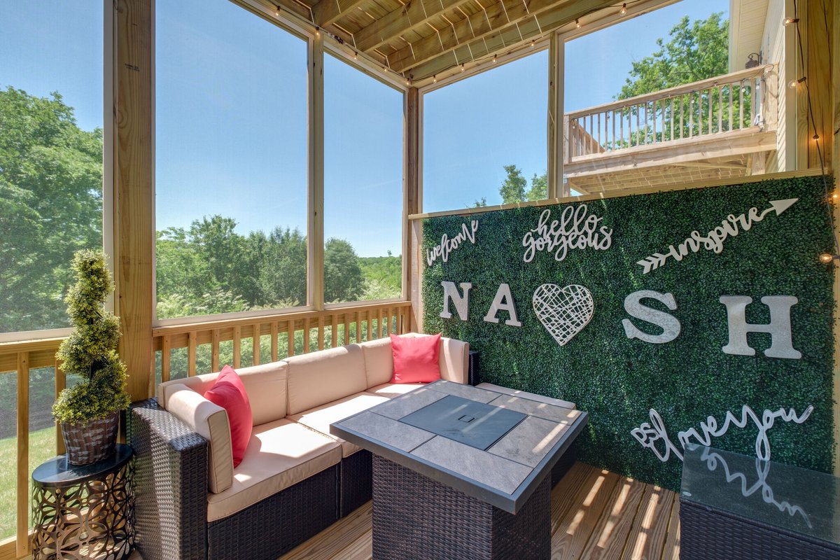 Relaxing lake views near DT Nashville & Airport