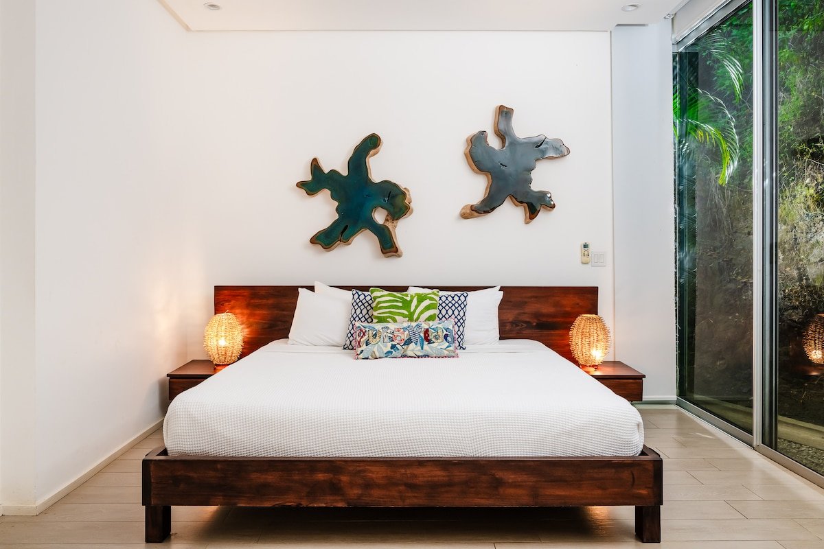 Ocean View Luxury Villa, 2-Min Drive to Beach gallery image 4