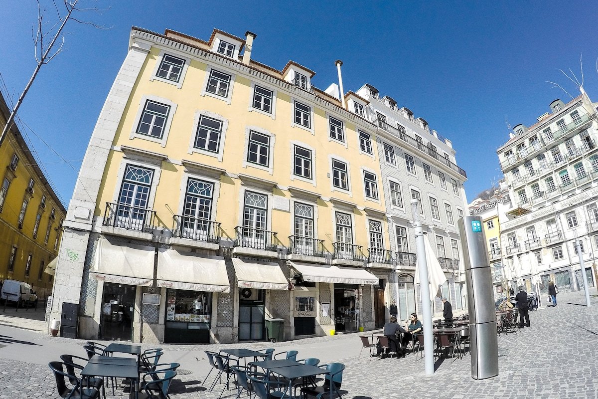 DOWNTOWN SEAVIEW APARTMENT gallery image 2