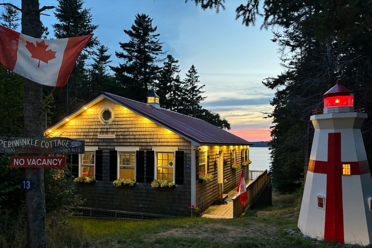 PERIWINKLE COTTAGE BY THE SEA-PRIVATE AND COZY gallery image 2