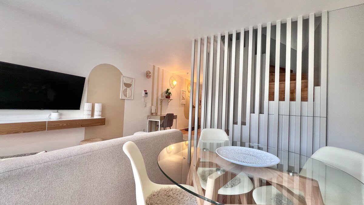 Beautiful 2bedrooms balcony garage historic center gallery image 3