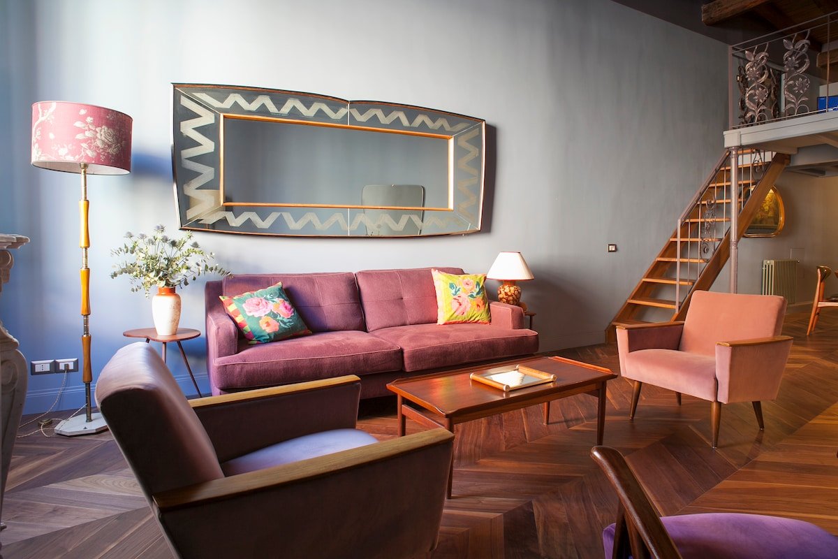 The mirror house elegant apartment Piazza Navona gallery image 2