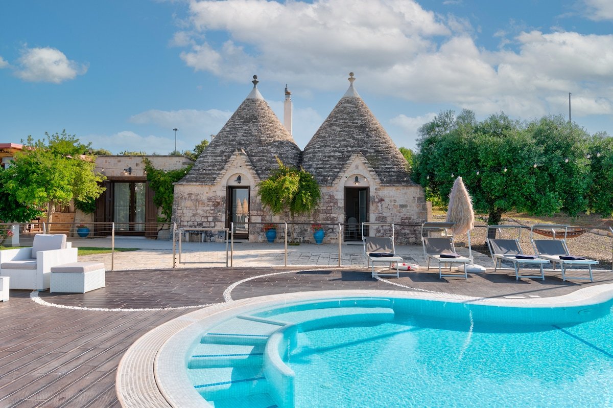 Trulli Ericla Luxury with tennis court and Pool gallery image 5