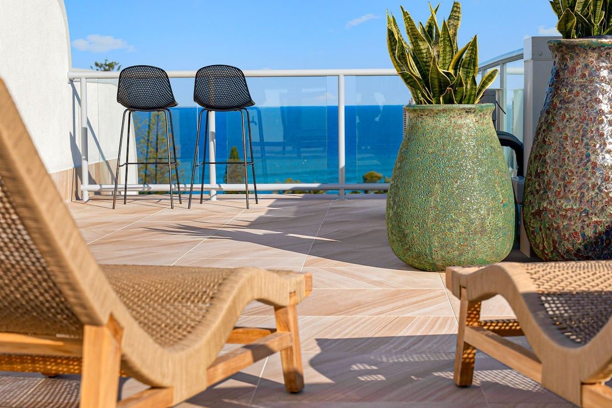 11 Cote D’Azure– Magnificent Ocean Views gallery image 2