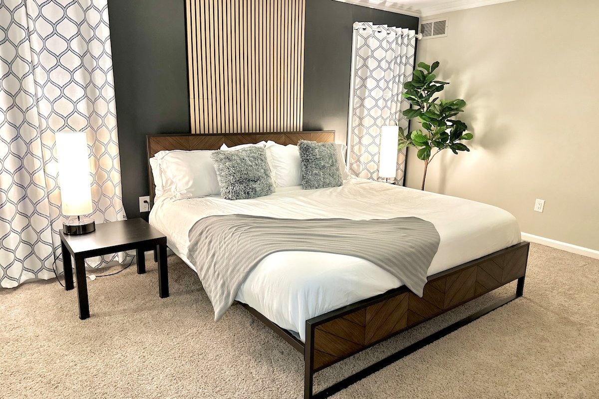 Luxury Living in Short North | Free Parking gallery image 4