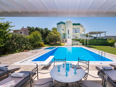 Unique deep dive Pool Villa