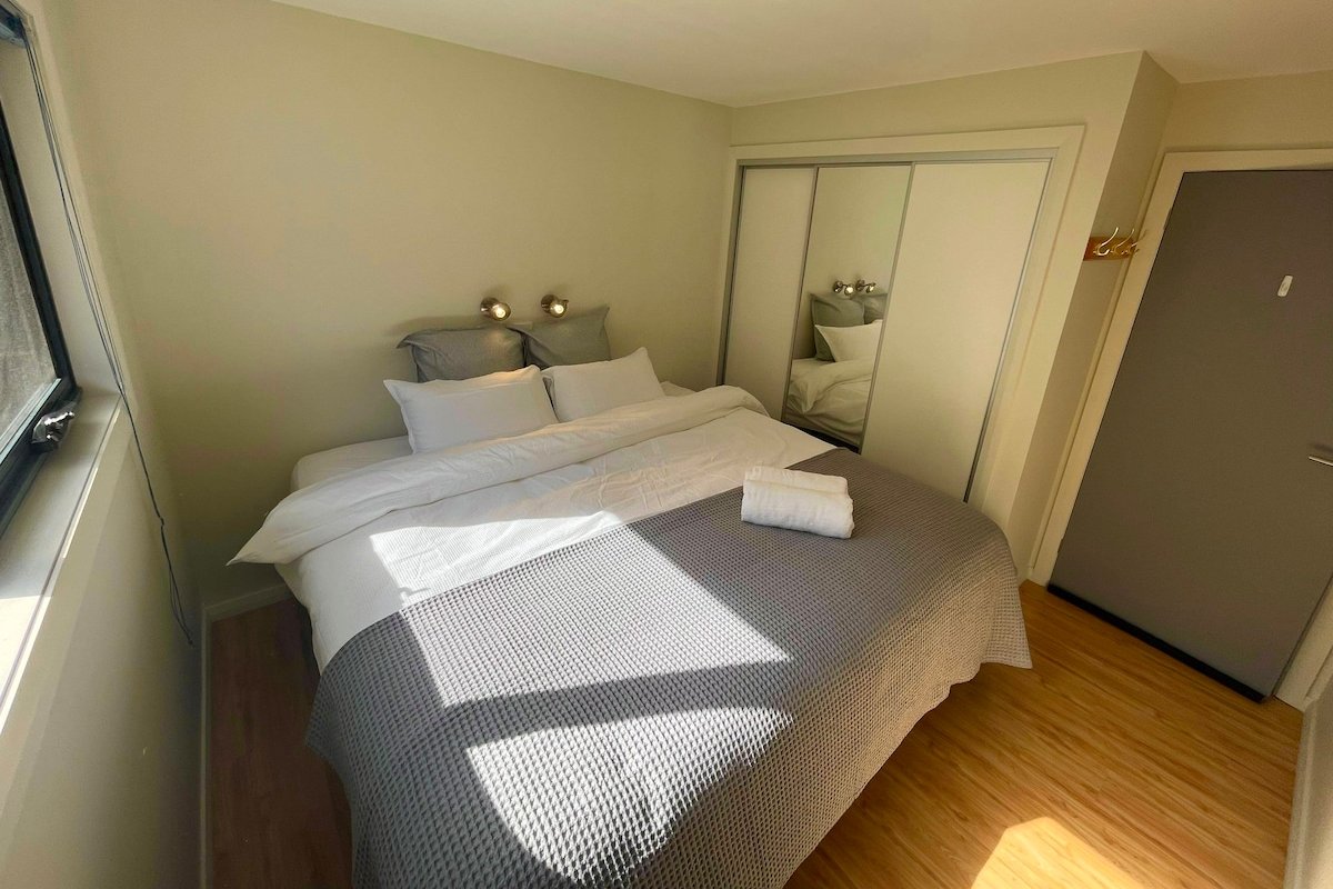 Orford Beach Retreat – The Captain’s Quarters gallery image 4