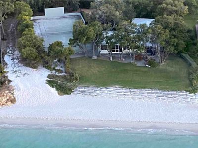 Sea’esta Sands- Absolute Beachfront Family Retreat