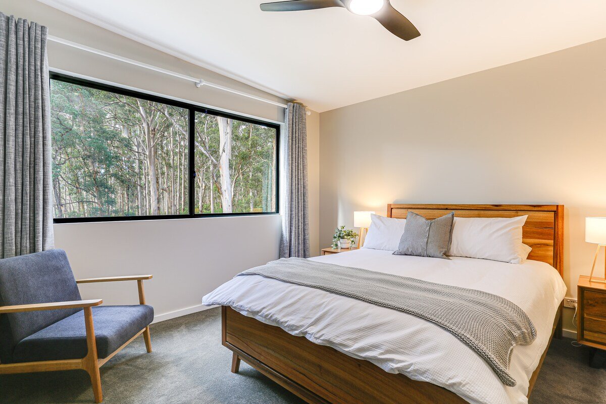 Karri Forest Vista-peaceful home with forest views gallery image 4