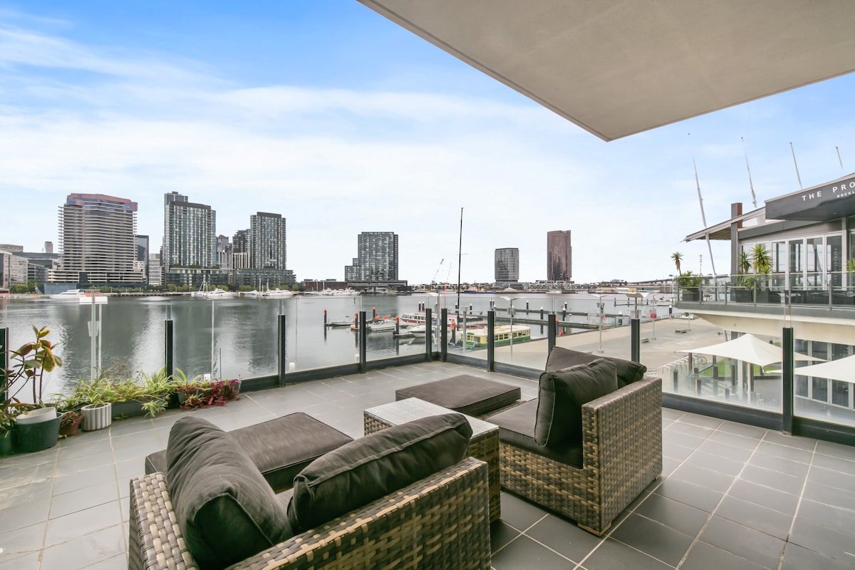 *Luxury 3bedroom 2.5bath 2 carparks harbour views* gallery image 2