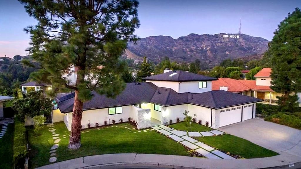 Stunning Hollywood Hills Oasis gallery image 5