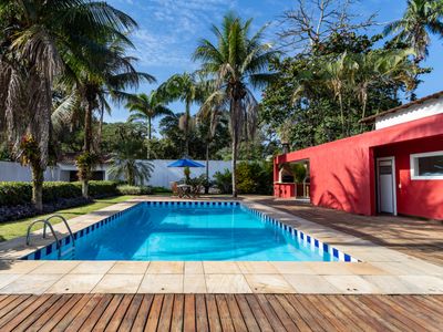 Casa Pérez Vargem Gde – 5 suítes, piscina, futebol