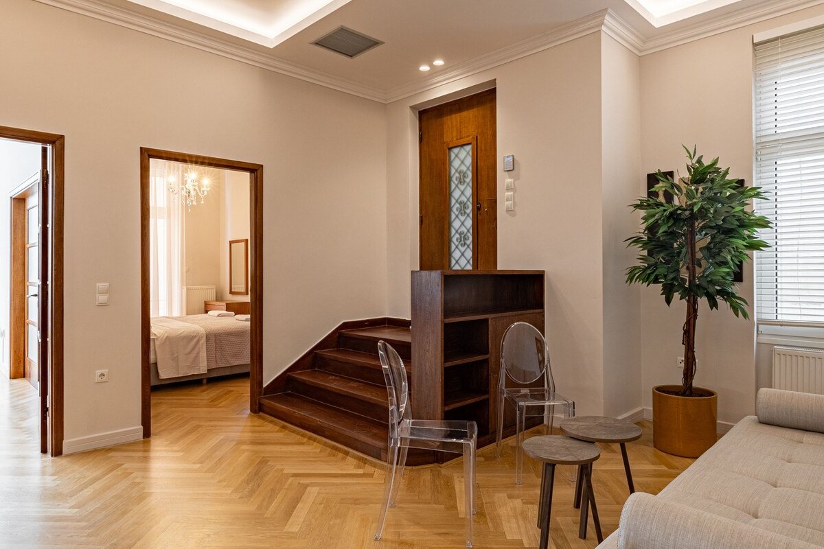Kolonaki Chic Haven – A Downtown Retreat gallery image 4