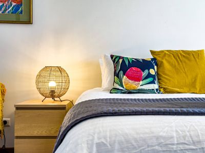 Pet friendly, views, beach, enclosed backyard!