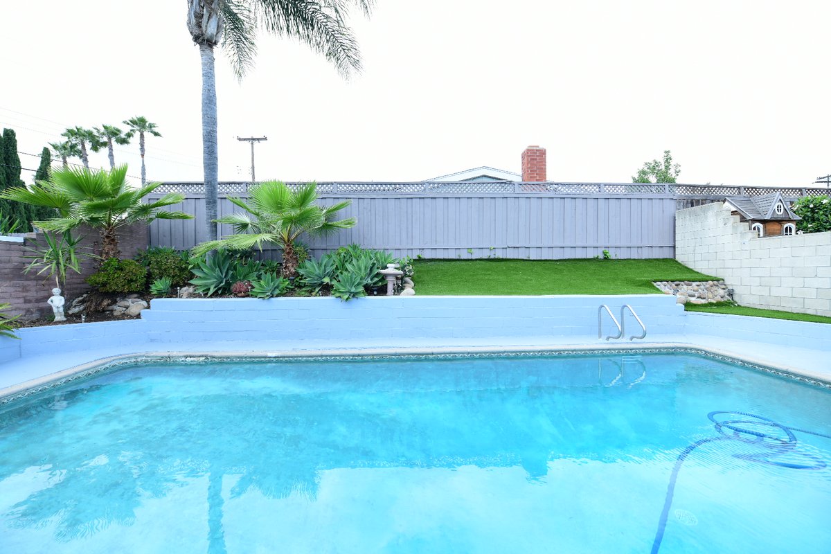 Entire home, Pool, Free Parking, BBQ, Pets allowed