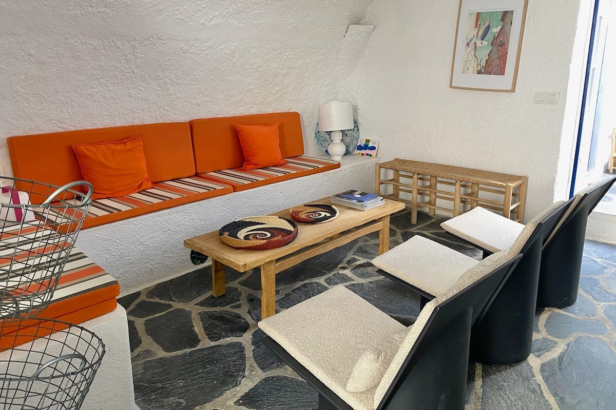 Casa REFA, au coeur du vieux Cadaques gallery image 2