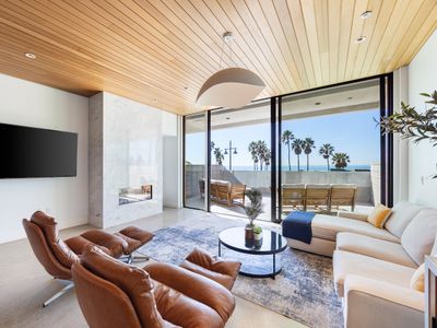 Luxe Oceanfront Beach Haus