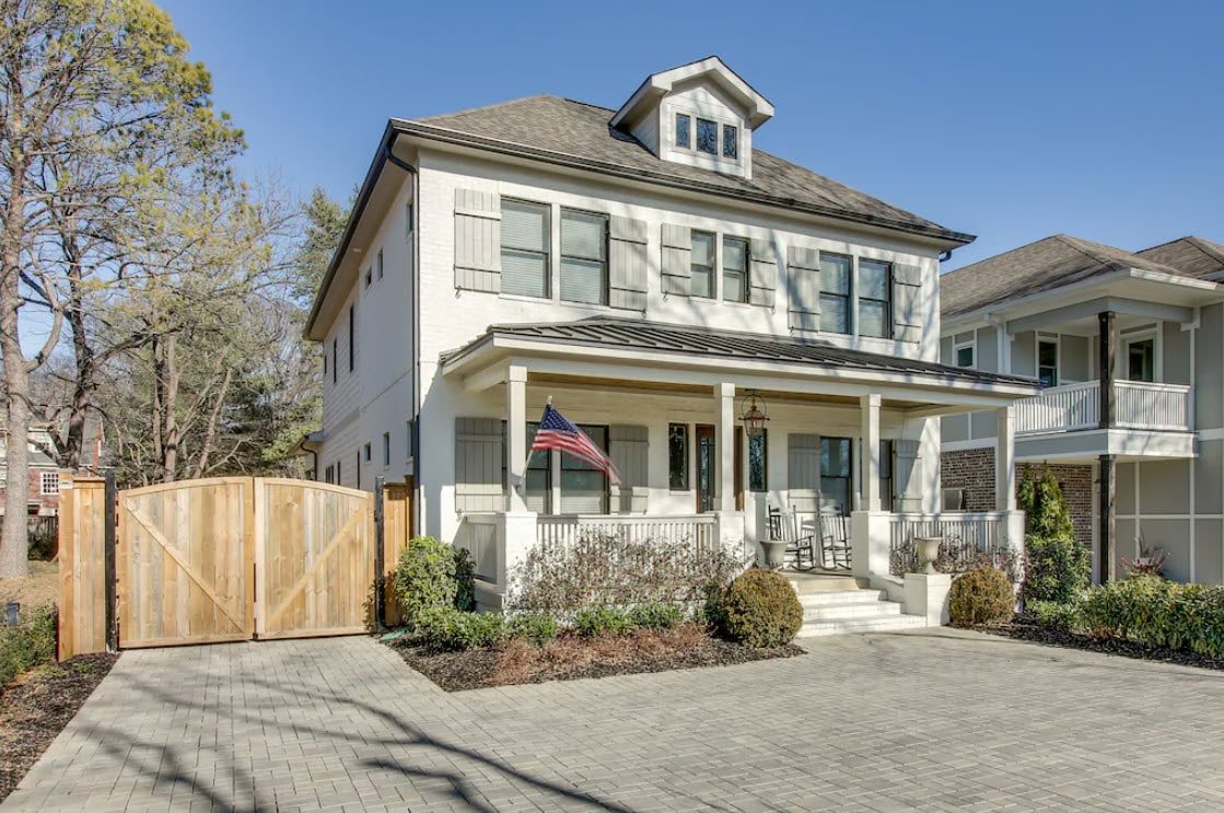 Beautiful Luxury Home Near 12thS: Top Rated Home gallery image 4