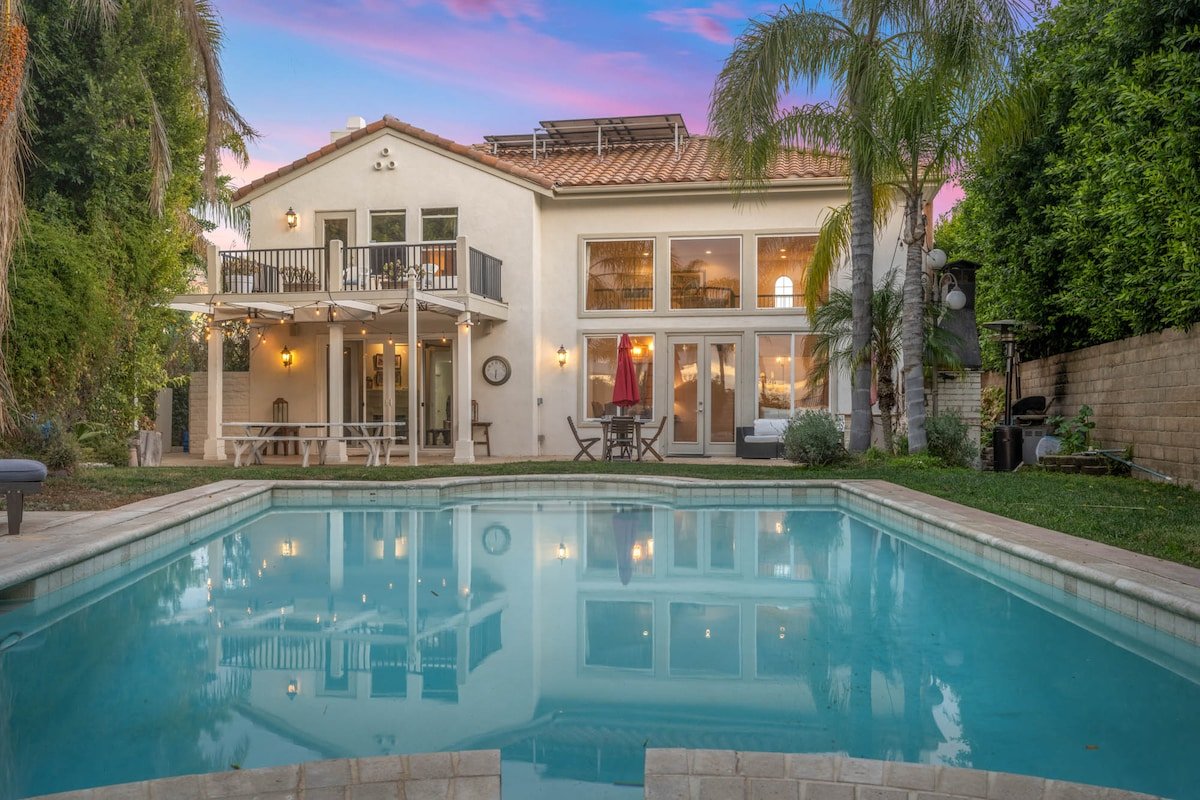 180 – Luxe Stevenson Ranch Home-Pool, Spa & Views gallery image 2