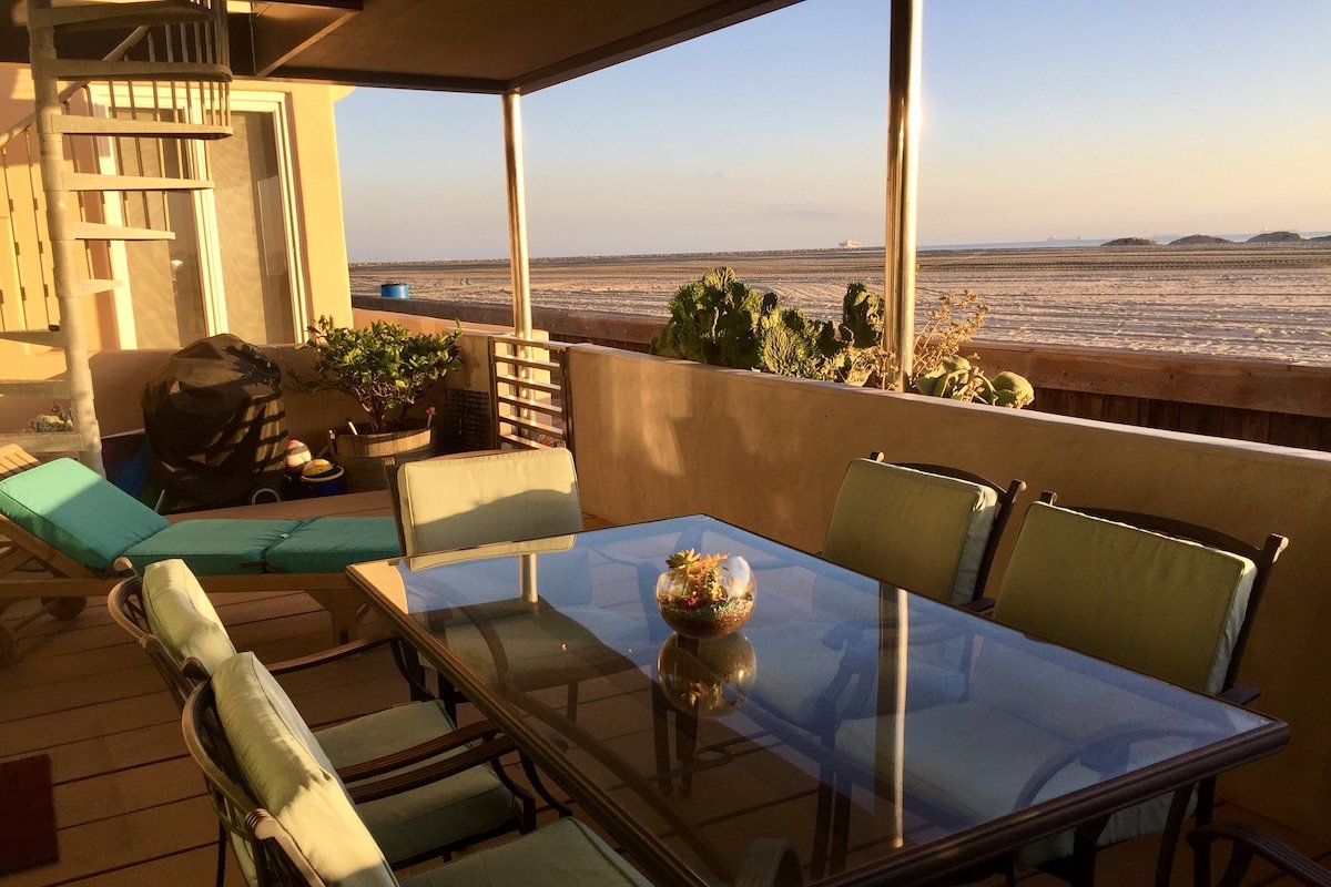 Oceanfront Oasis ! gallery image 3