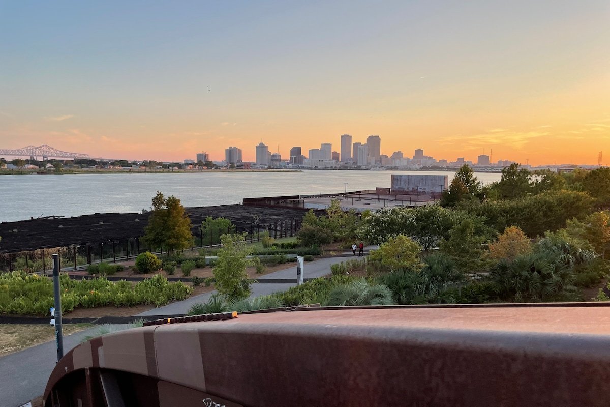 1903 Lovely town house – famous Bywater district gallery image 5