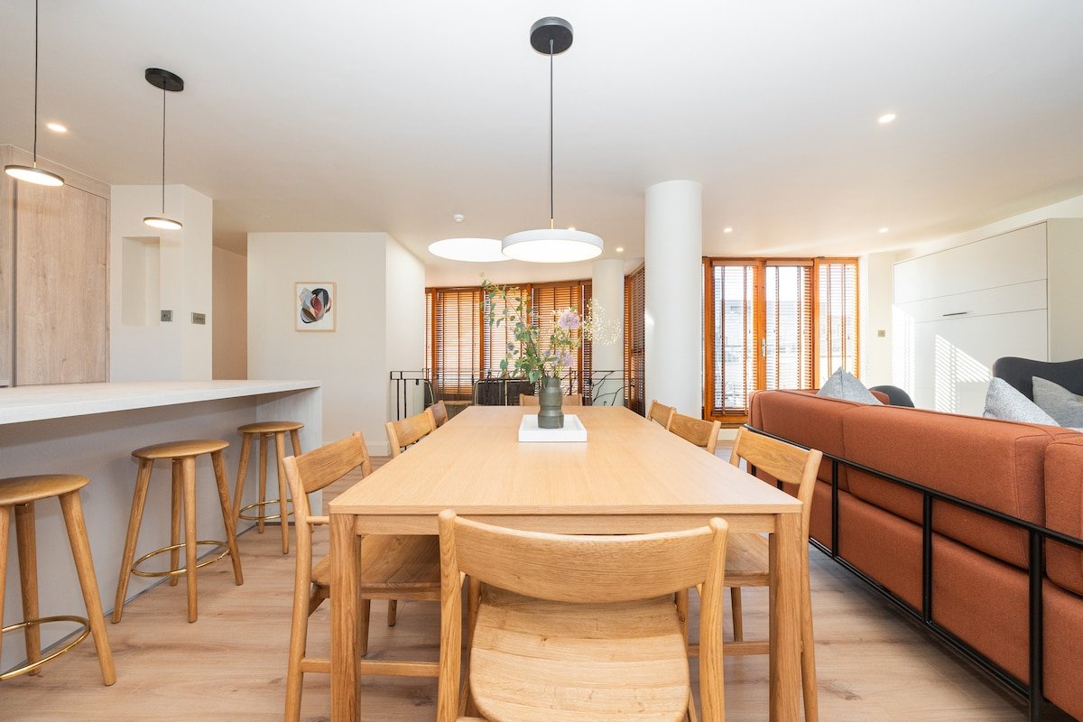 Sparkling Large Penthouse, Terrace, Prime Location gallery image 3